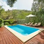 Villa Retreats