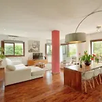 Retreats Villa *