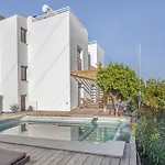 Retreats Villa *