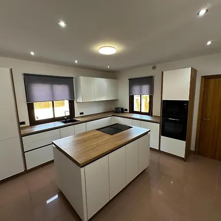 Villa Retreats Santa Eulària des Riu