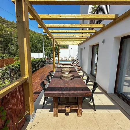 Villa Retreats *